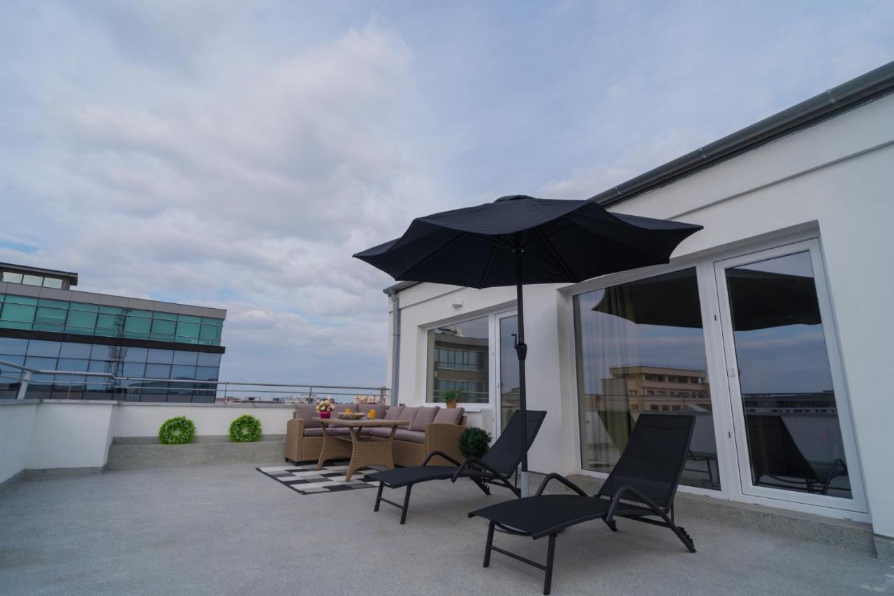 Penthouse With Huge Rooftop Terrace & City View Bukarest Eksteriør billede