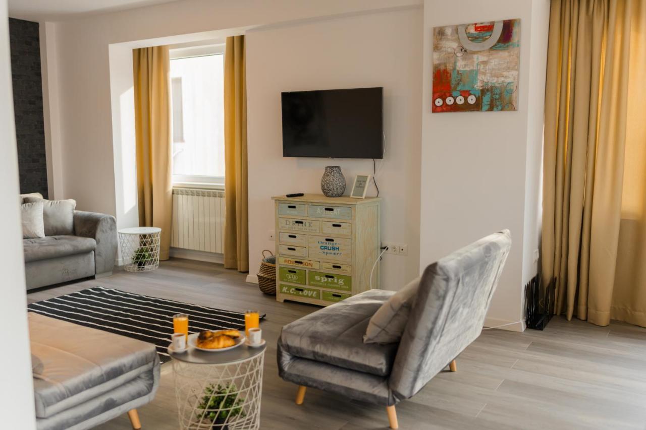 Penthouse With Huge Rooftop Terrace & City View Bukarest Eksteriør billede