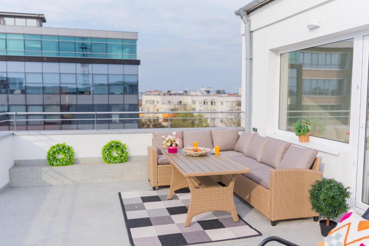 Penthouse With Huge Rooftop Terrace & City View Bukarest Eksteriør billede