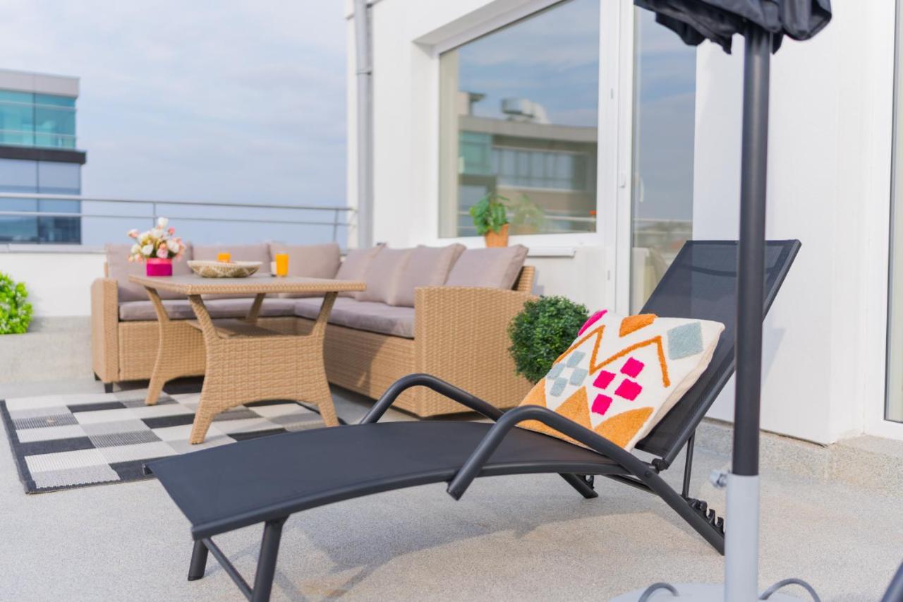 Penthouse With Huge Rooftop Terrace & City View Bukarest Eksteriør billede