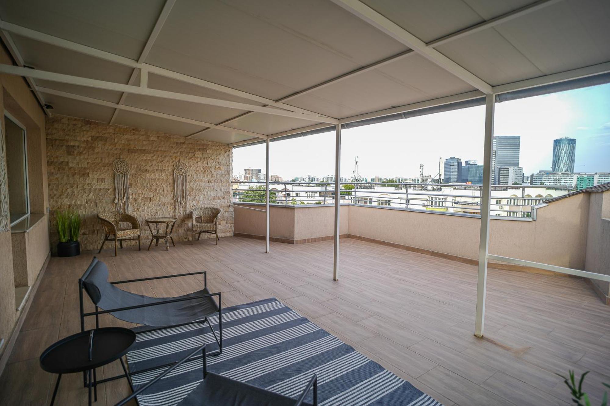 Penthouse With Huge Rooftop Terrace & City View Bukarest Eksteriør billede