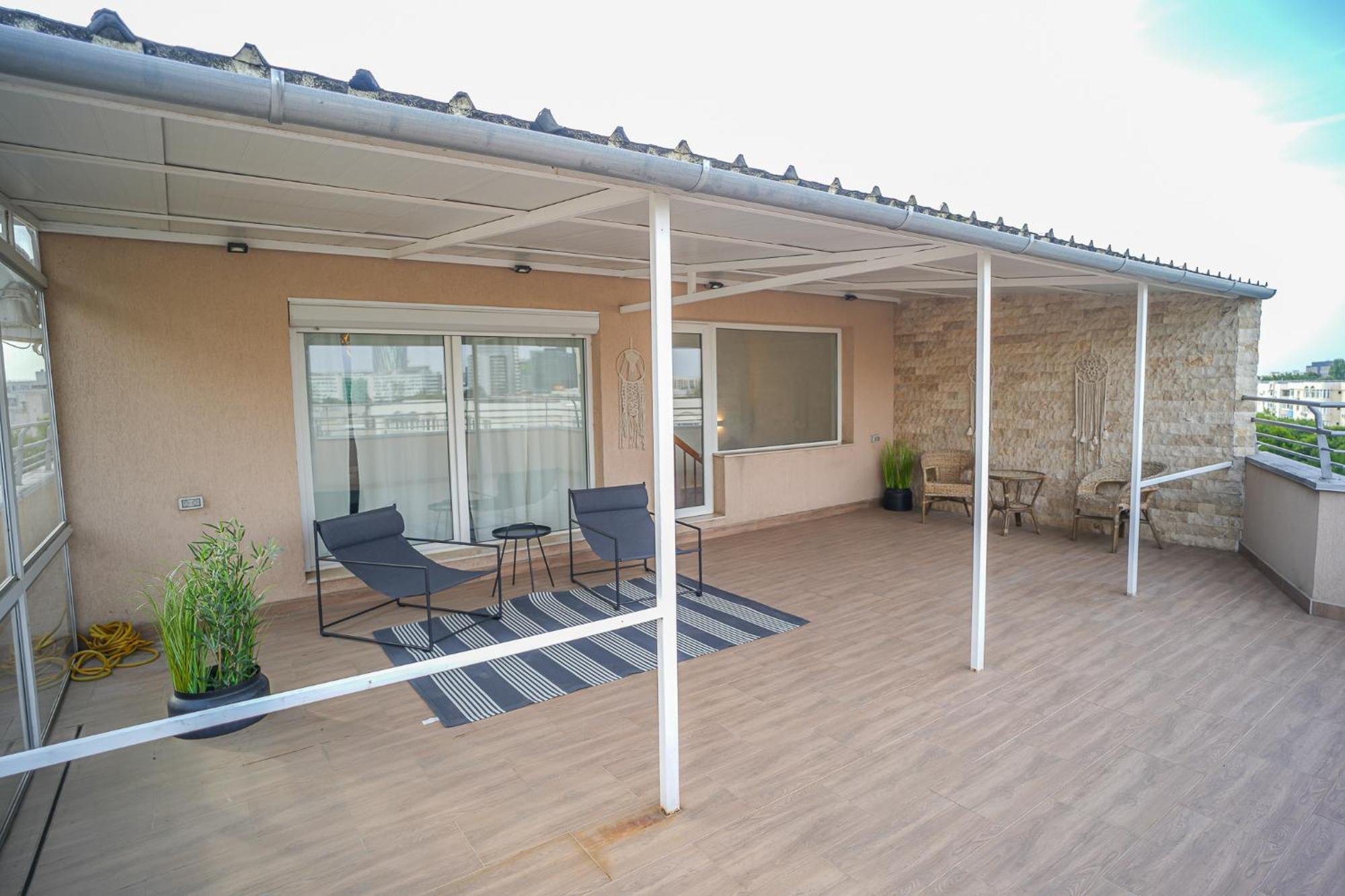 Penthouse With Huge Rooftop Terrace & City View Bukarest Eksteriør billede