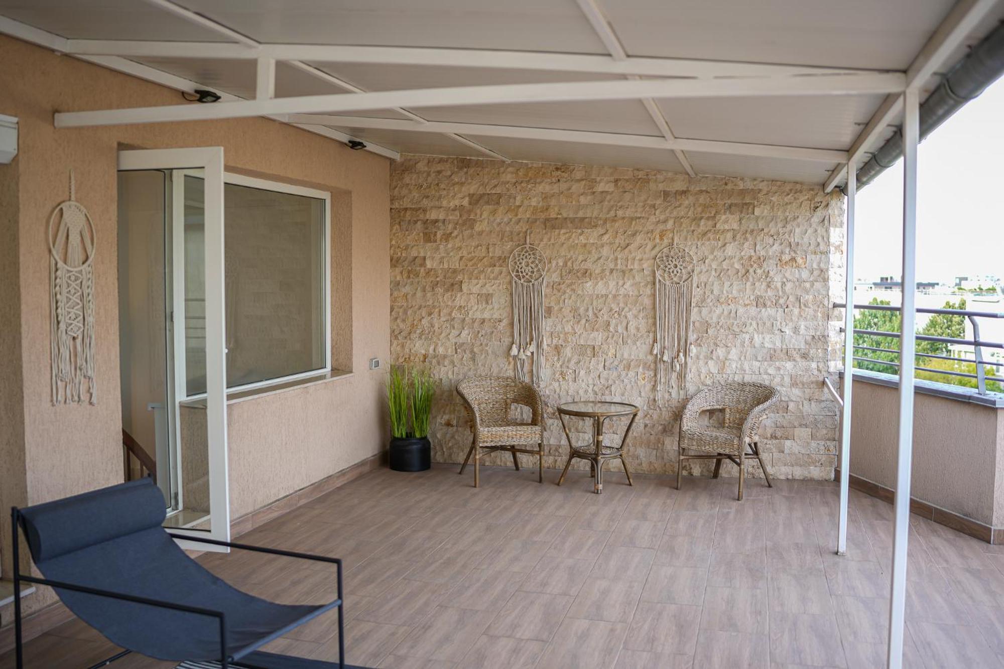 Penthouse With Huge Rooftop Terrace & City View Bukarest Eksteriør billede