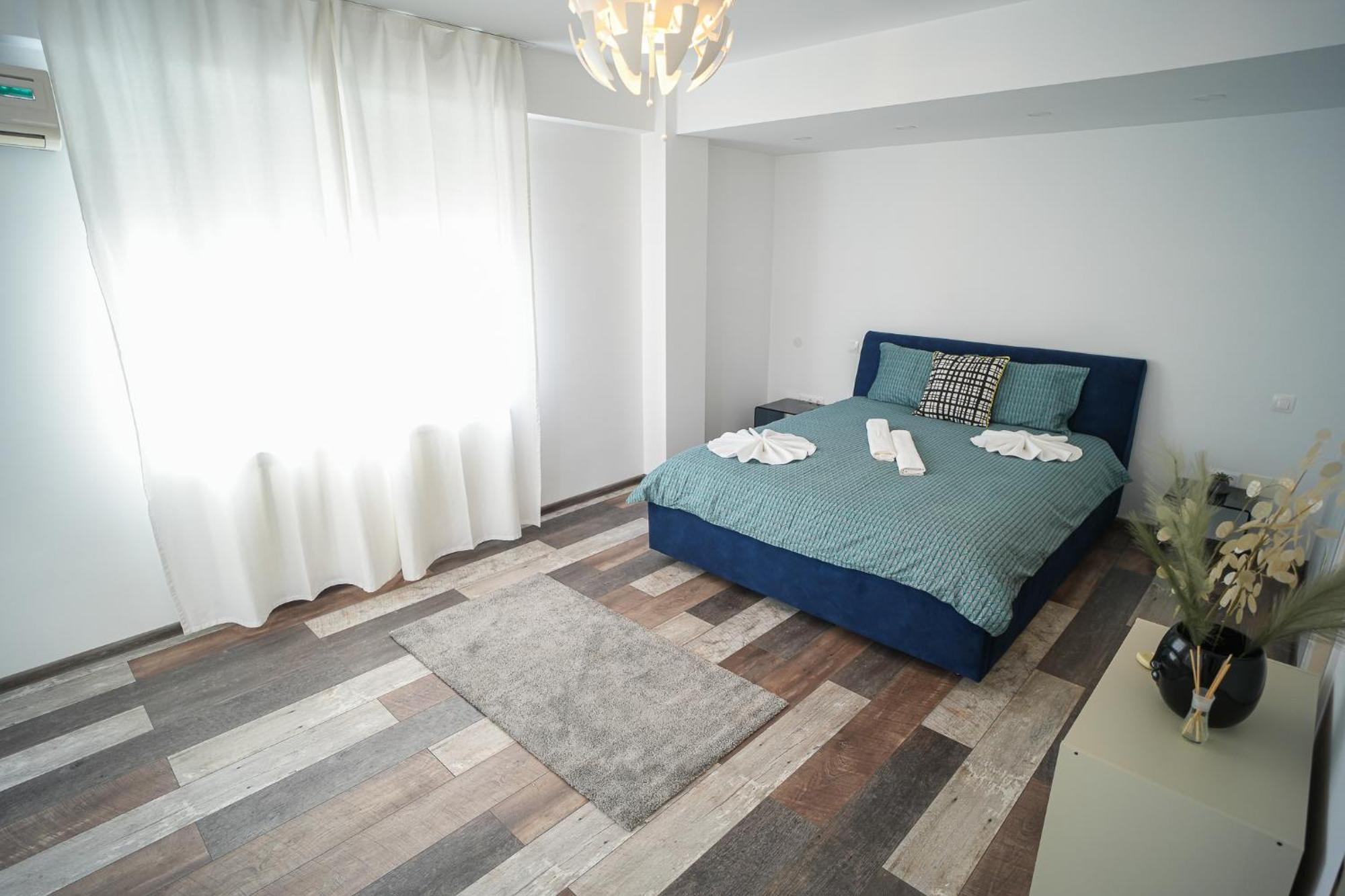 Penthouse With Huge Rooftop Terrace & City View Bukarest Eksteriør billede