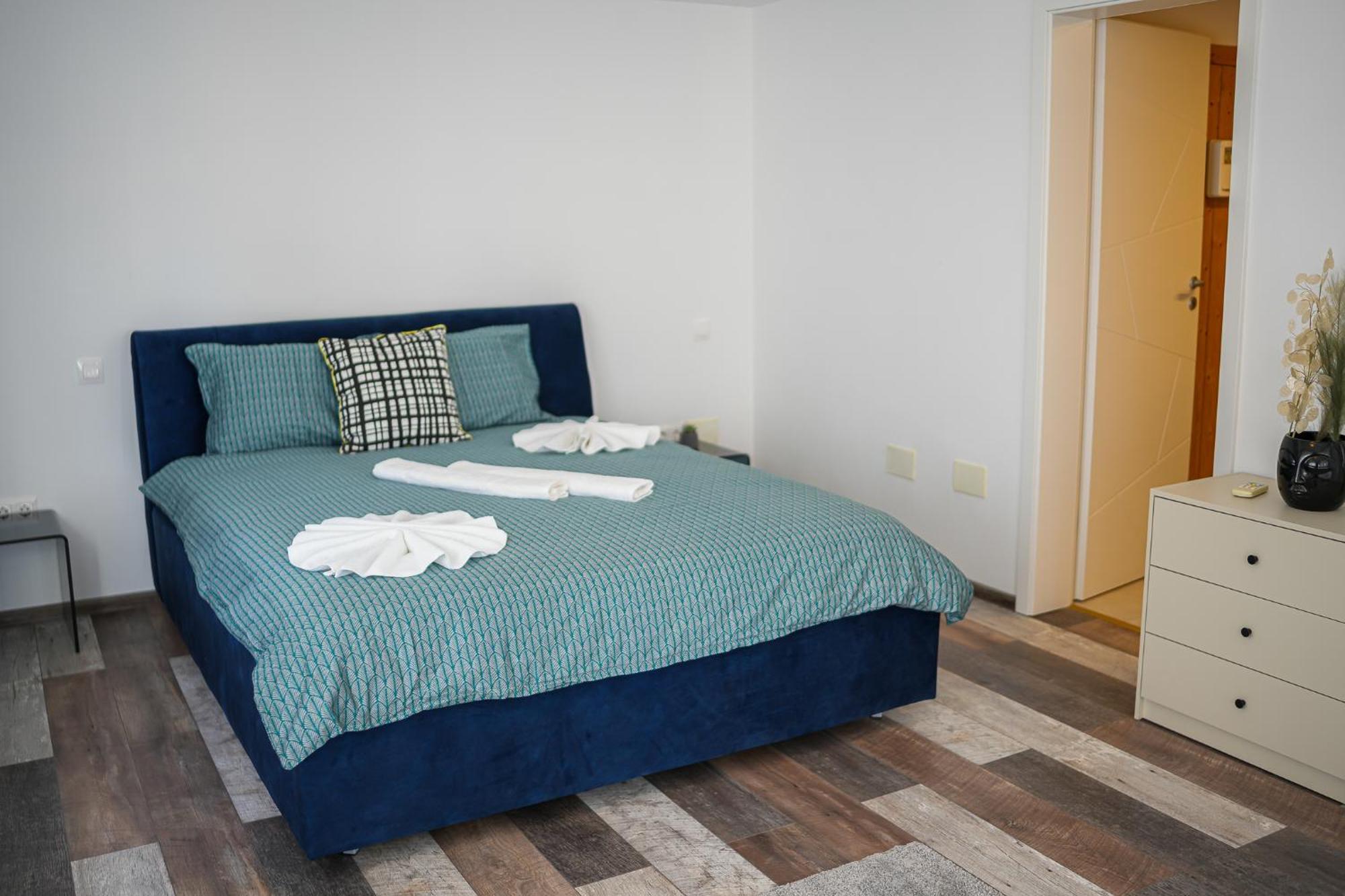 Penthouse With Huge Rooftop Terrace & City View Bukarest Eksteriør billede